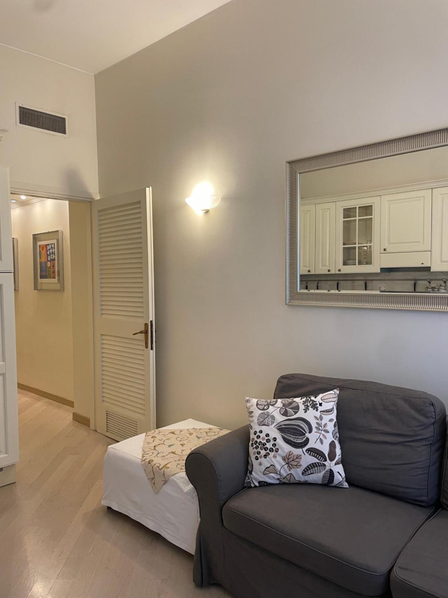 Downtown Apartment Милан Экстерьер фото