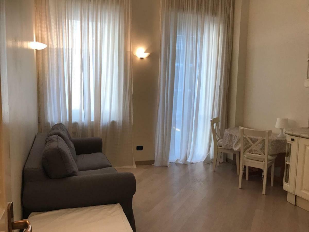 Downtown Apartment Милан Экстерьер фото