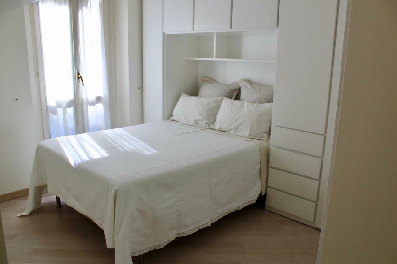 Downtown Apartment Милан Экстерьер фото